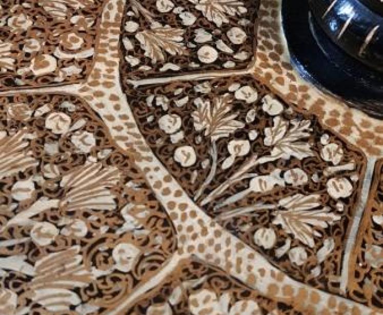 Superb Hand Painted Kashmiri Lamp Standard - Image 4