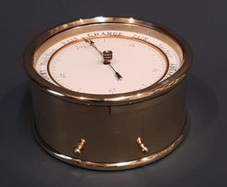 Victorian Desk Top Marine Barometer - Image 4