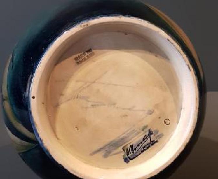 Large Early Moorcroft Slipper Orchid Vase  - Image 3