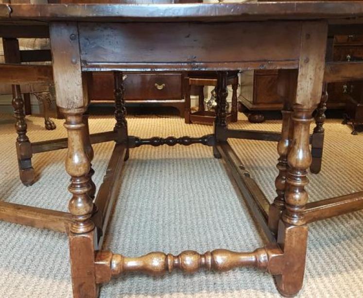 George II Yew 10 seater Oval Table - Image 3
