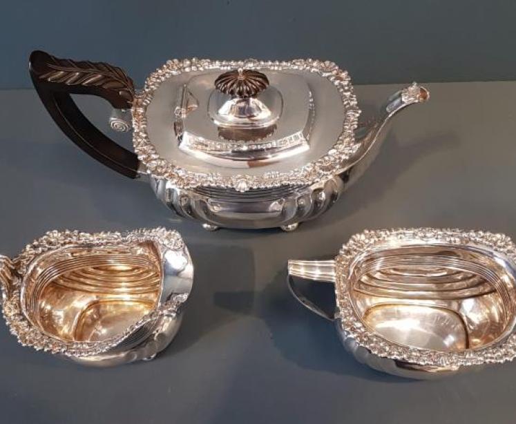 Outstanding Quality Edwardian Silver 3 Piece Tea Set - Image 5