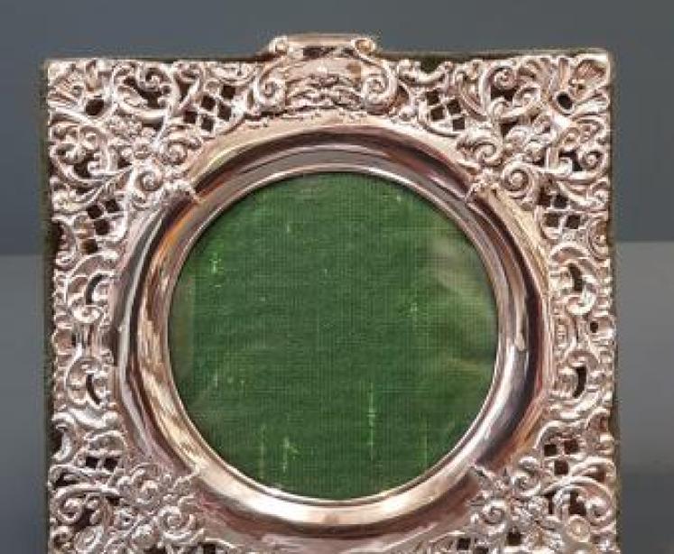 Edwardian Embossed Silver Photo Frame - Image 1