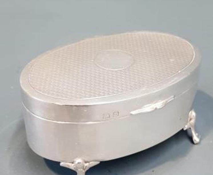 Engine Turned Silver Ring Box - Image 1