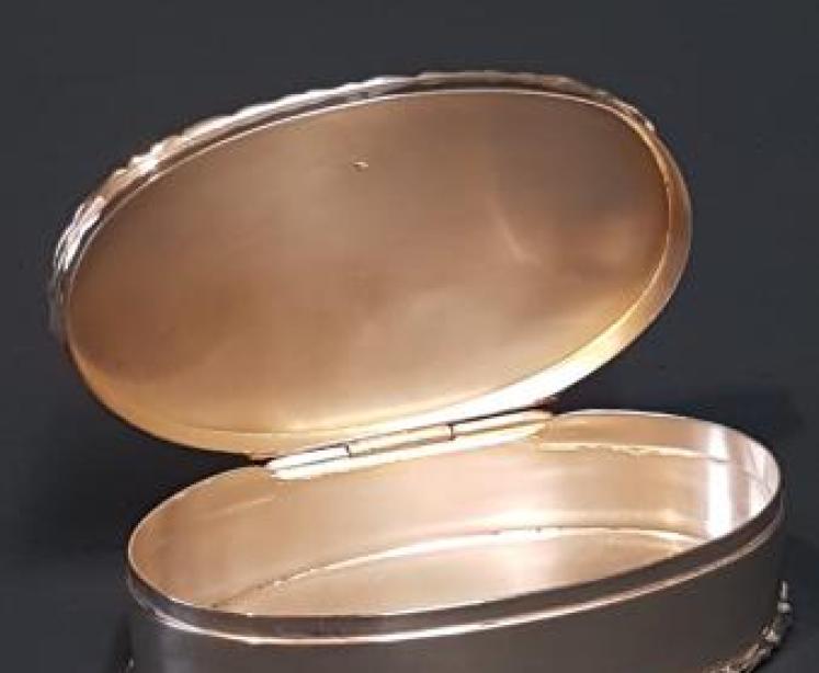 Edwardian Silver Table Snuff  - Image 2