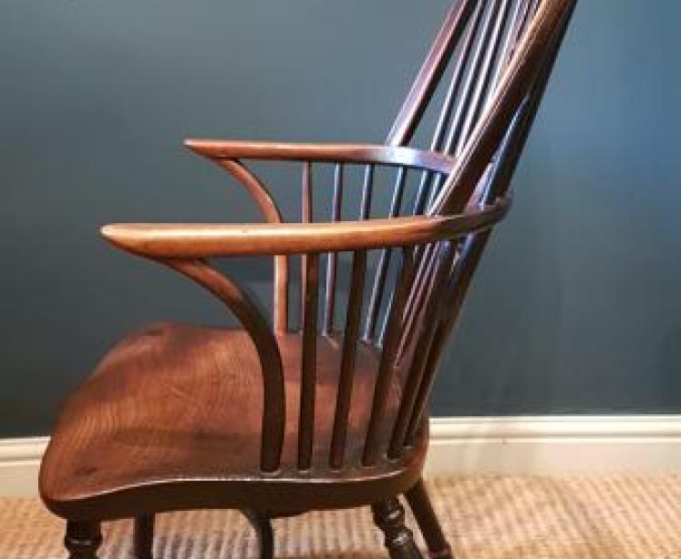 Superior Quality Yew Wood Windsor Chair  - Image 4