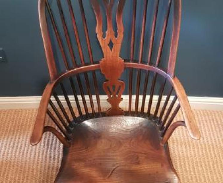 Superior Quality Yew Wood Windsor Chair  - Image 6