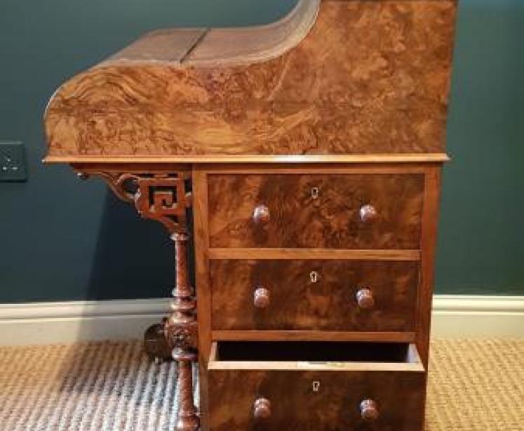 Fine Quality Victorian Burr Walnut Harlequin Davenport  - Image 7