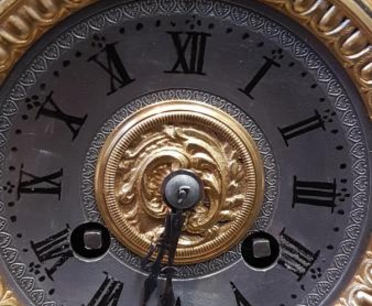 Victorian Ormolu Mantel Clock - Image 4