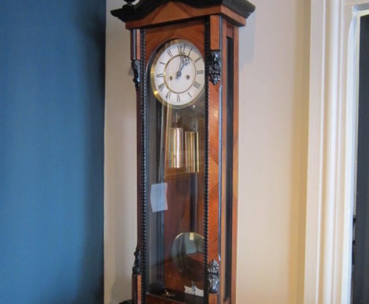 Slim Victorian Weighted Vienna Wallclock - Image 5