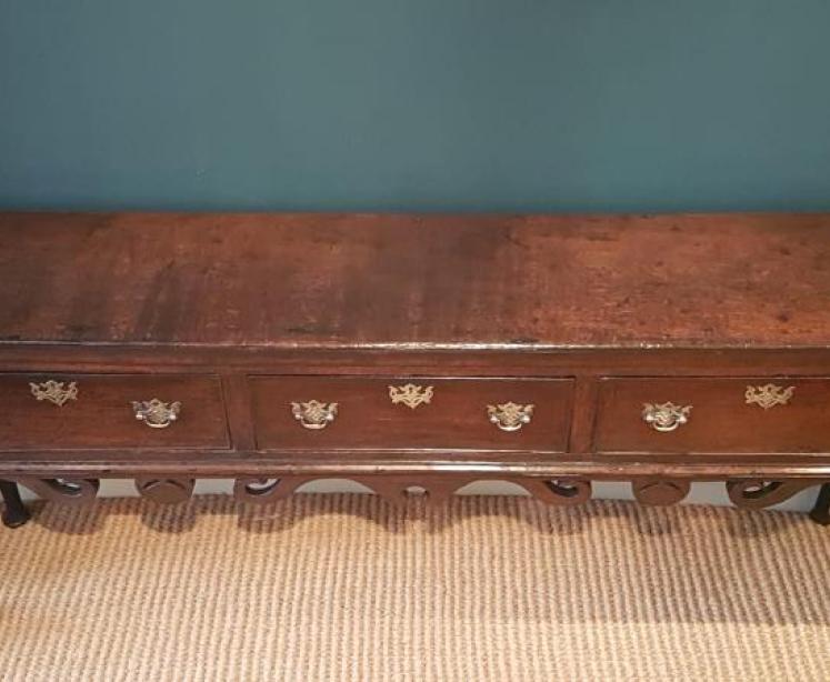 George II Oak Cabriole Leg Dresser  - Image 2