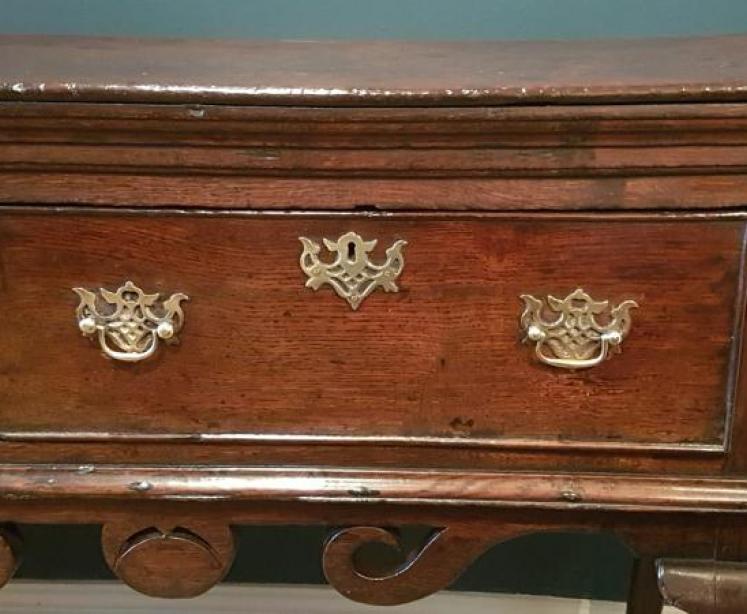 George II Oak Cabriole Leg Dresser  - Image 6