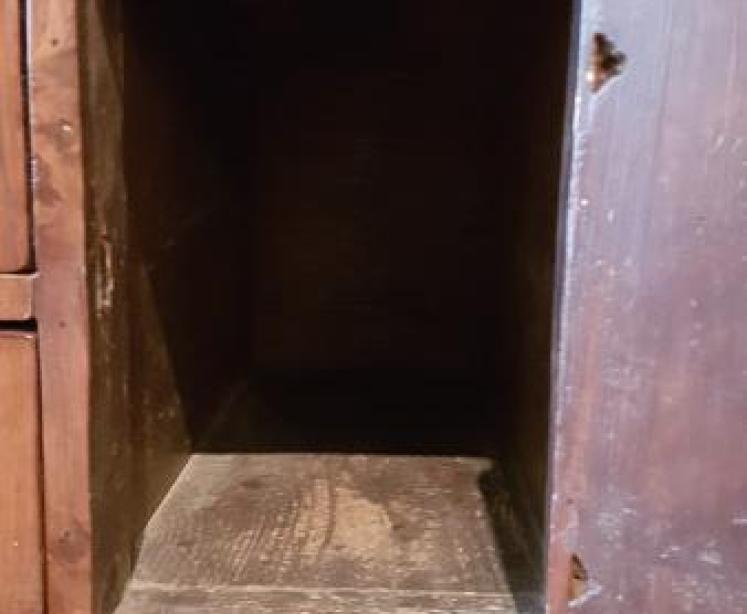 George II Walnut Norfolk Chest - Image 4