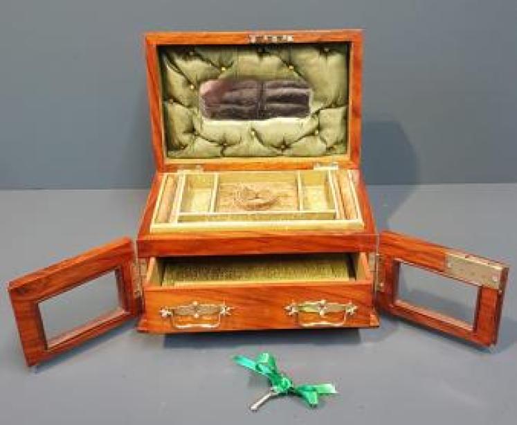 Victorian Figured Walnut Jewellery Box - Image 5