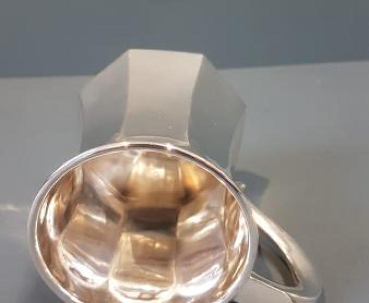 George V Silver Octagonal Mug - Image 4