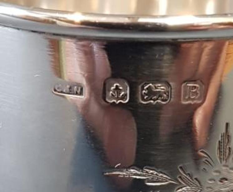George V Engraved Silver Mug - Image 3