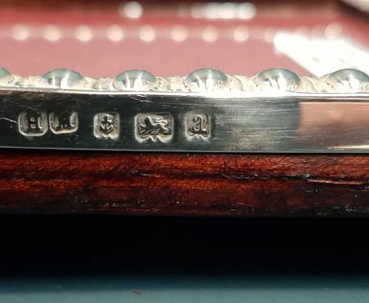 Victorian Silver Ribbon Crest Photo Frame - Image 2