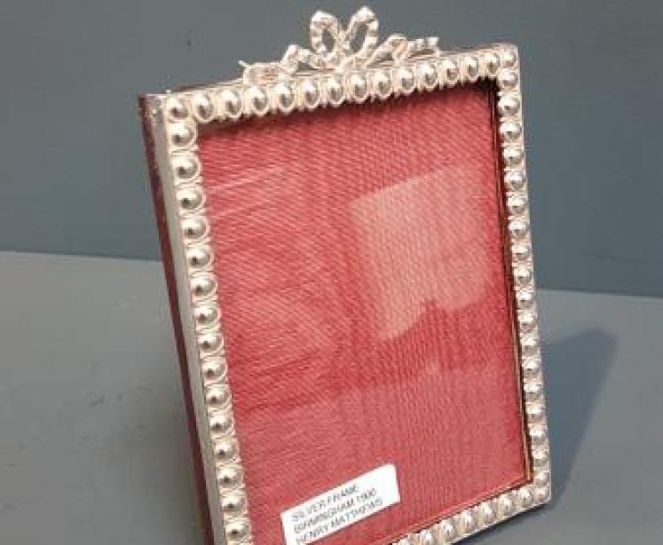 Victorian Silver Ribbon Crest Photo Frame - Image 5