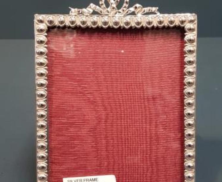 Victorian Silver Ribbon Crest Photo Frame - Image 6