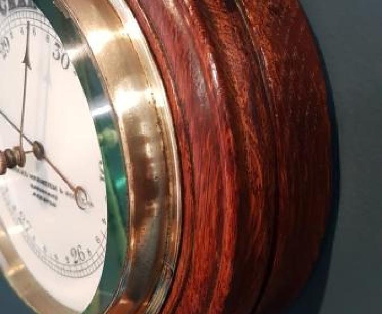 Small Victorian Carved Oak Preston Banjo Barometer - Image 5