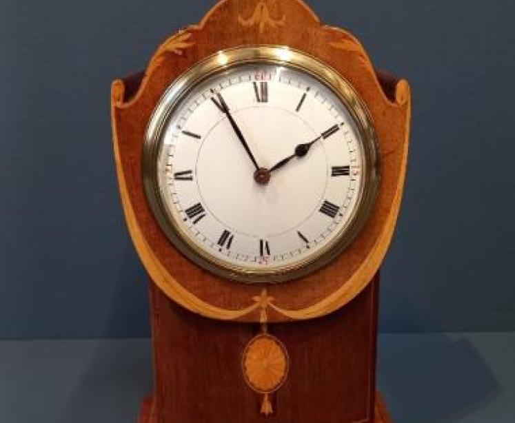 Edwardian Sheraton Garland Inlaid Mantel Clock - Image 1