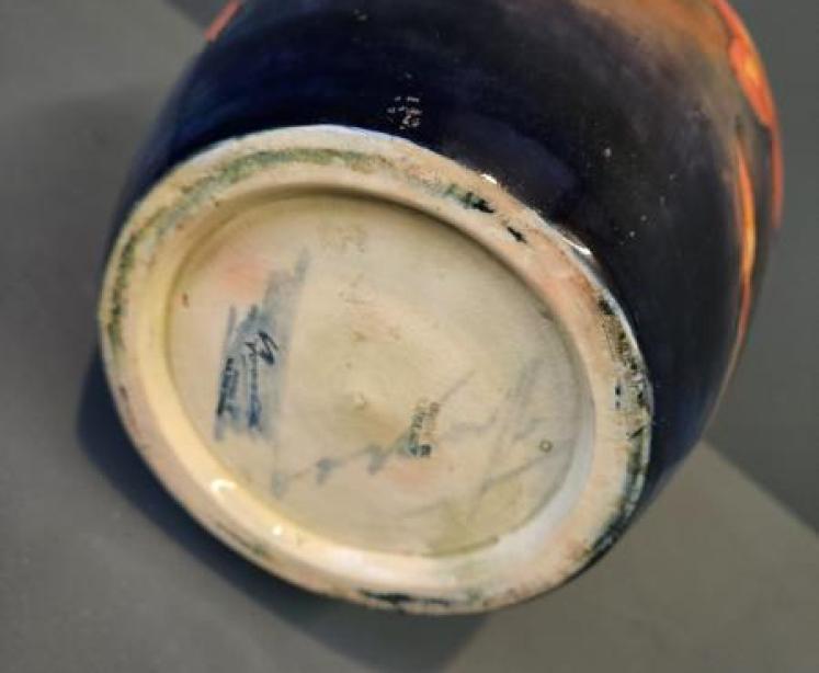 Superb Large Moorcroft Freesia Flambe Vase - Image 3