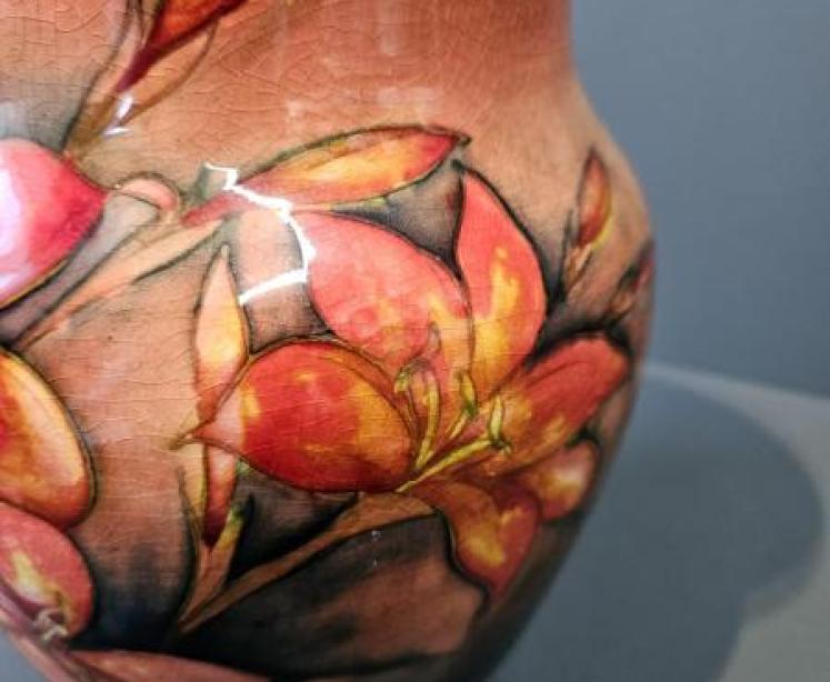 Superb Large Moorcroft Freesia Flambe Vase - Image 4