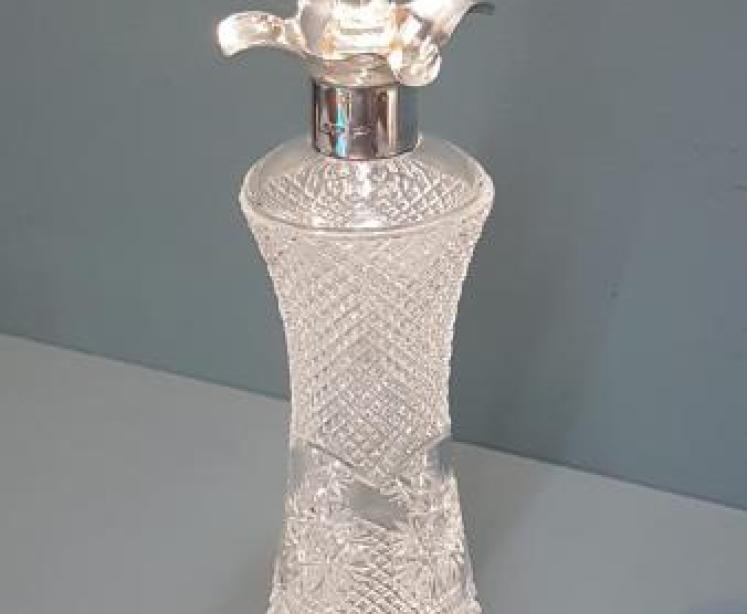 Edwardian Walker and Hall Silver Mounted Decanter - Image 3