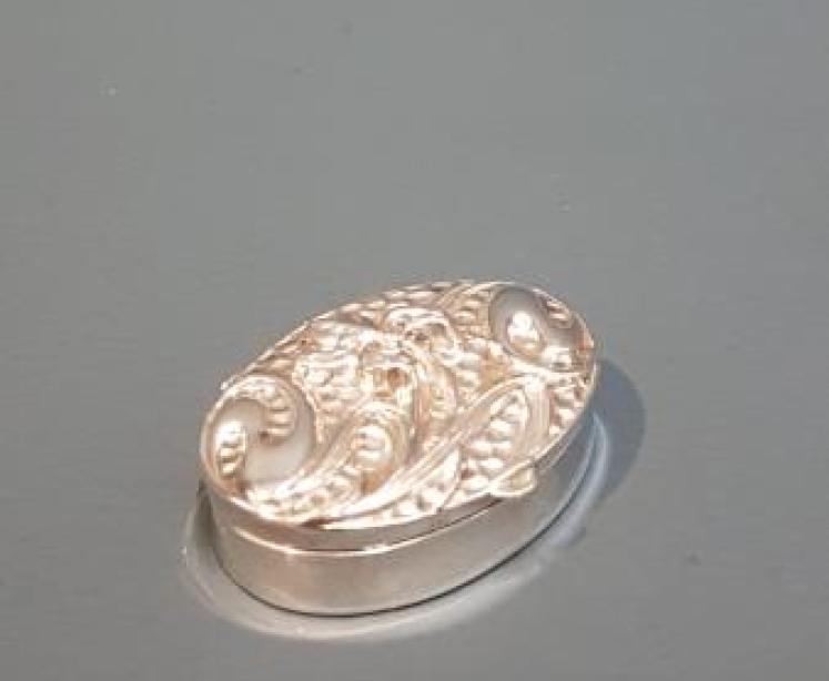 Edwardian Art Nouveau Silver Pill Box - Image 2