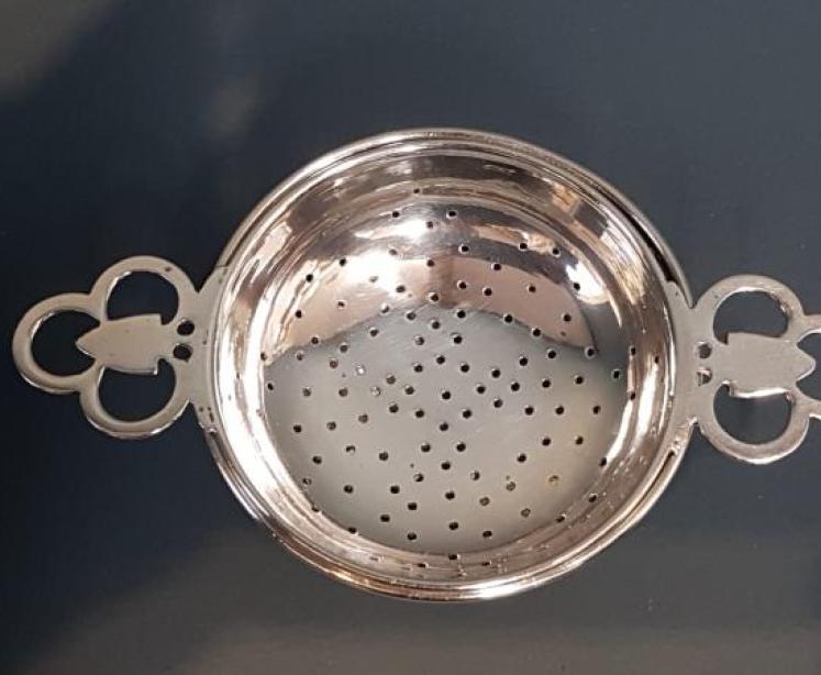 Silver Tea Strainer and Stand - Image 2