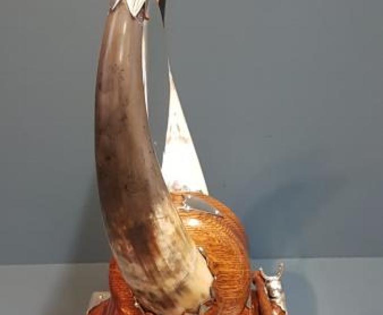 Victorian Oak Cattle Horn Dinner Gong - Image 2