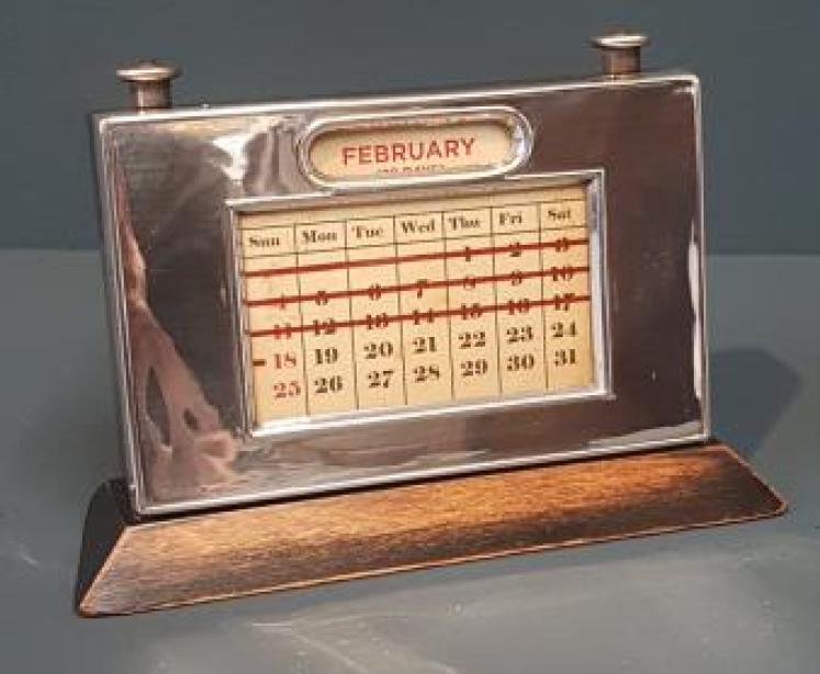 George V Silver Faced Perpetual Desk Calendar - Image 2