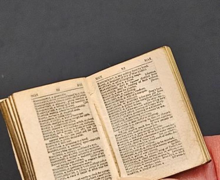 Sampson Mordan Silver Cased Miniature Dictionary  - Image 2