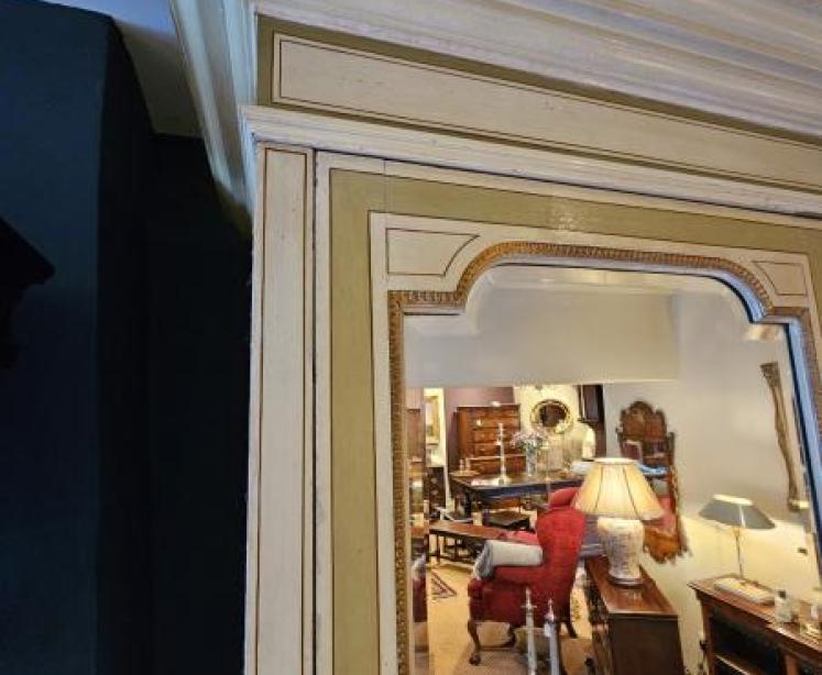 Superb Edwardian Robe with Original Painted and Gilded Finish  - Image 5