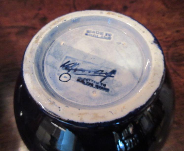 Moorcroft Leaf & Blackberries Globular Vase - Image 5