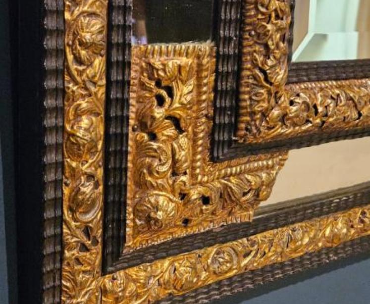 Victorian Cushion Framed Mirror - Image 3