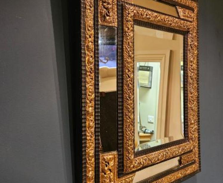 Victorian Cushion Framed Mirror - Image 5