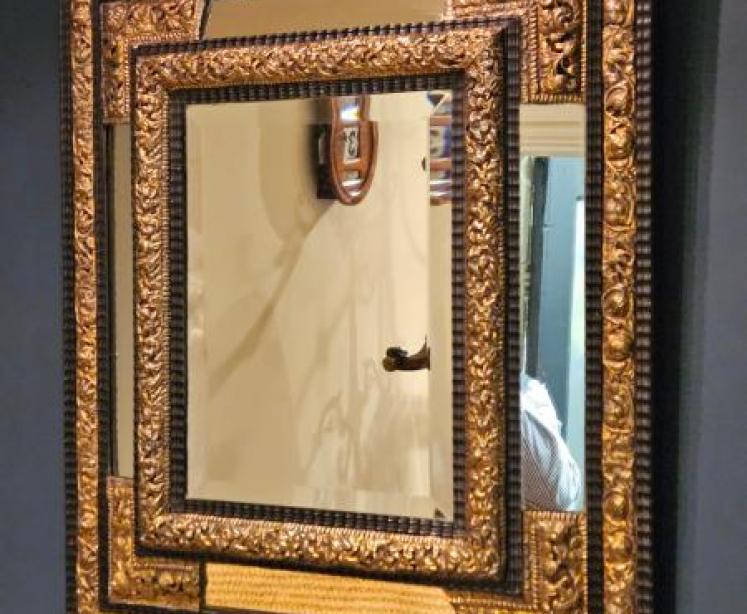 Victorian Cushion Framed Mirror - Image 7