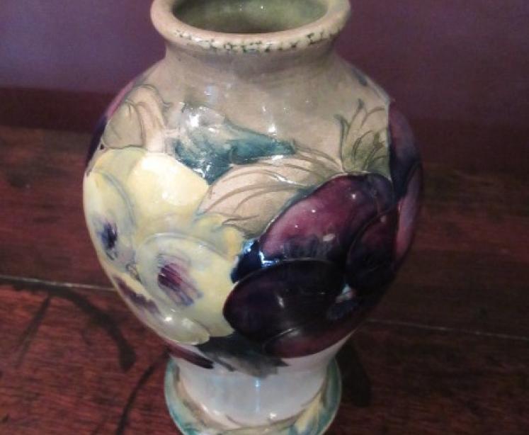 Early Moorcroft Pansy on Cream Baluster Shaped Vase - Image 5