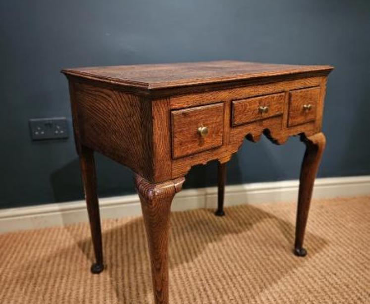 George II Oak Lowboy - Image 4