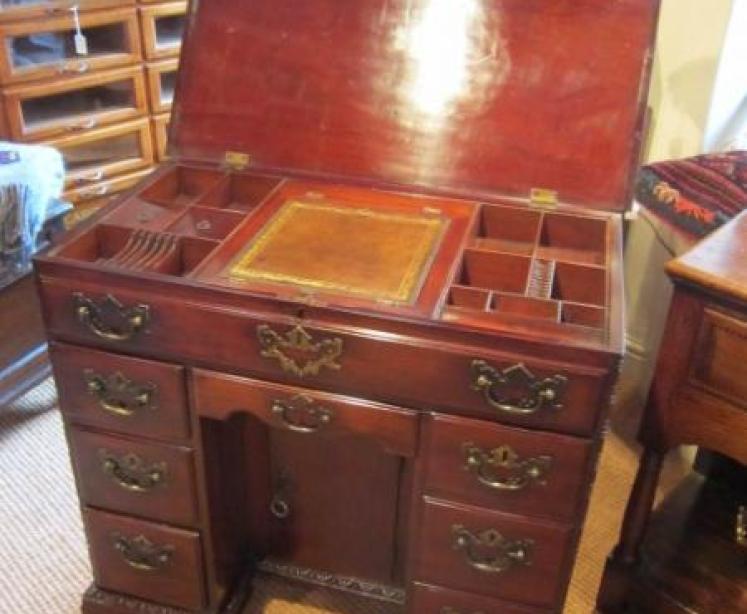 Stunning George II Red Walnut Kneehole Desk - Image 1
