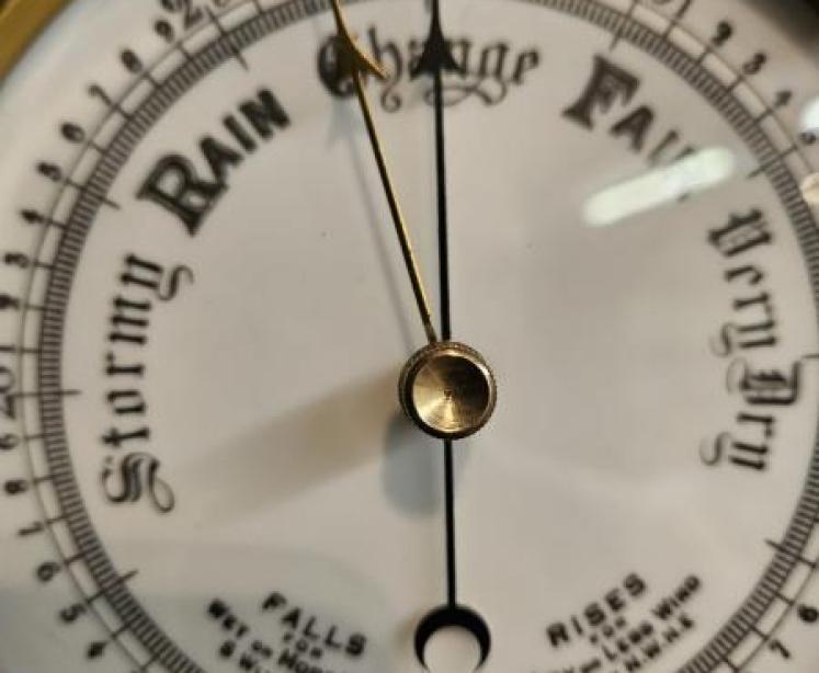 Late Victorian Oak Cased Aneroid Barometer - Image 4