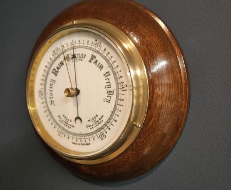 Late Victorian Oak Cased Aneroid Barometer - Image 6