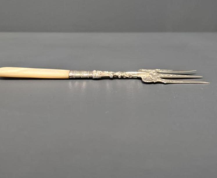 Victorian Silver Hors D'oeuvres Fork - Image 3