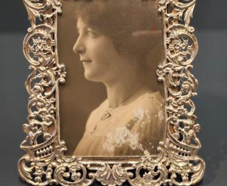 Victorian Silver Photo Frame  - Image 5