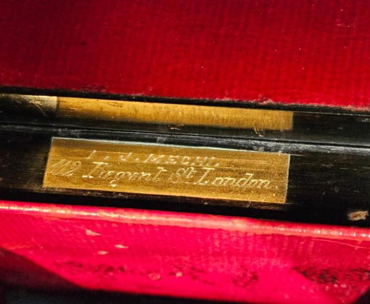 Superb Brass Bound Coromandel Games Compendium - Image 4