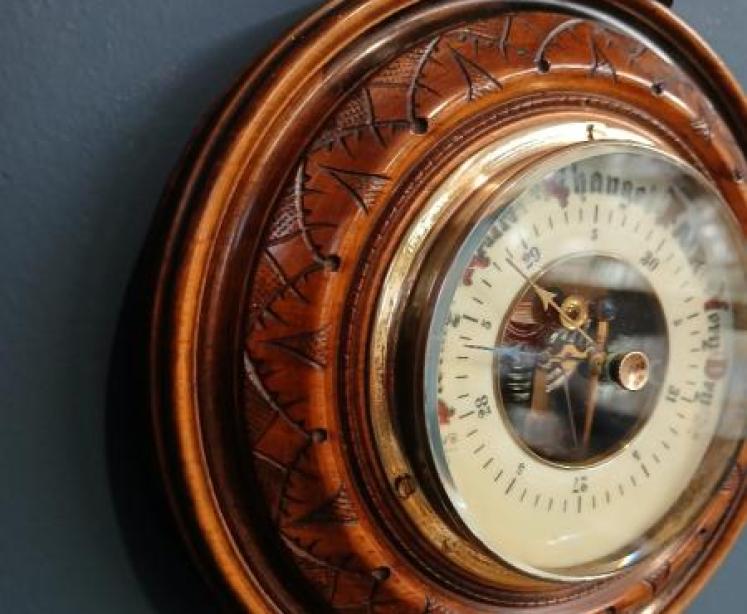 Victorian Walnut Pendant Banjo Barometer - Image 5