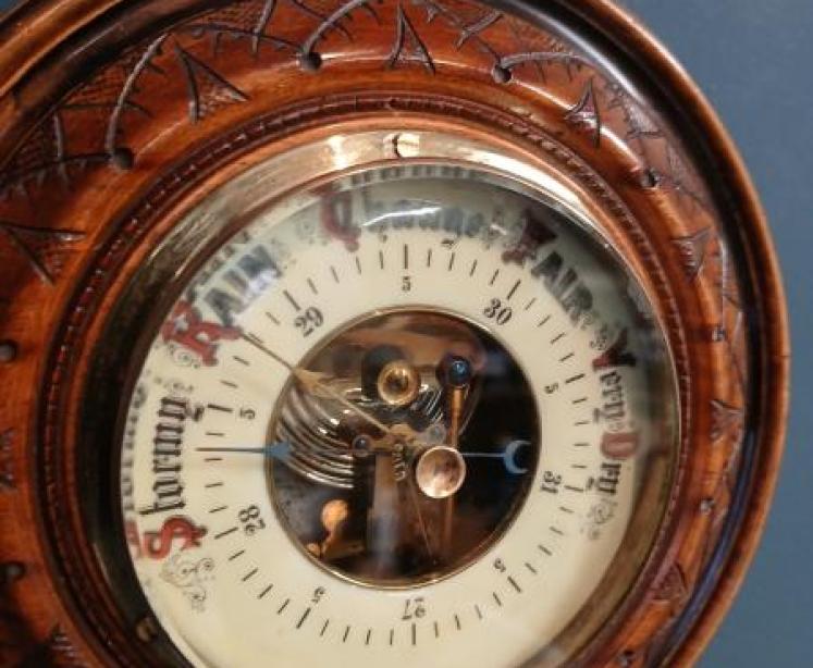 Victorian Walnut Pendant Banjo Barometer - Image 7