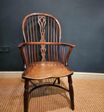 Thames Valley Yew Wood Windsor Chair