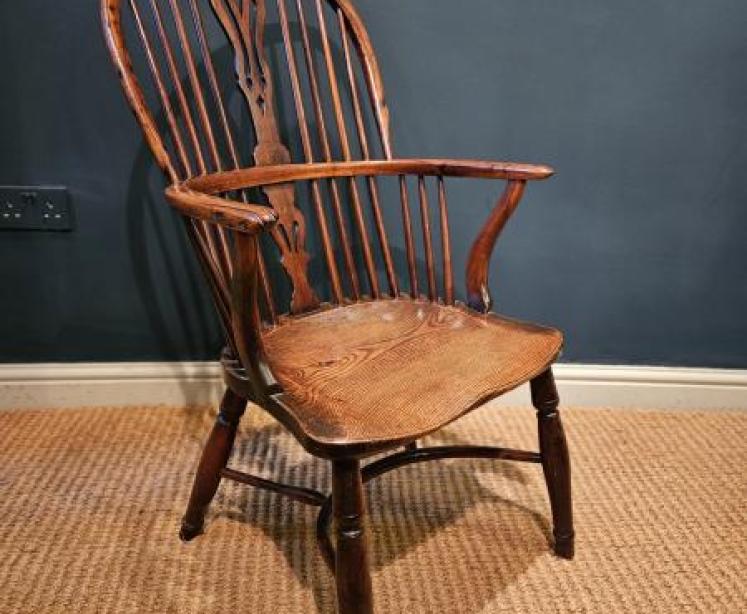 Thames Valley Yew Wood Windsor Chair - Image 2