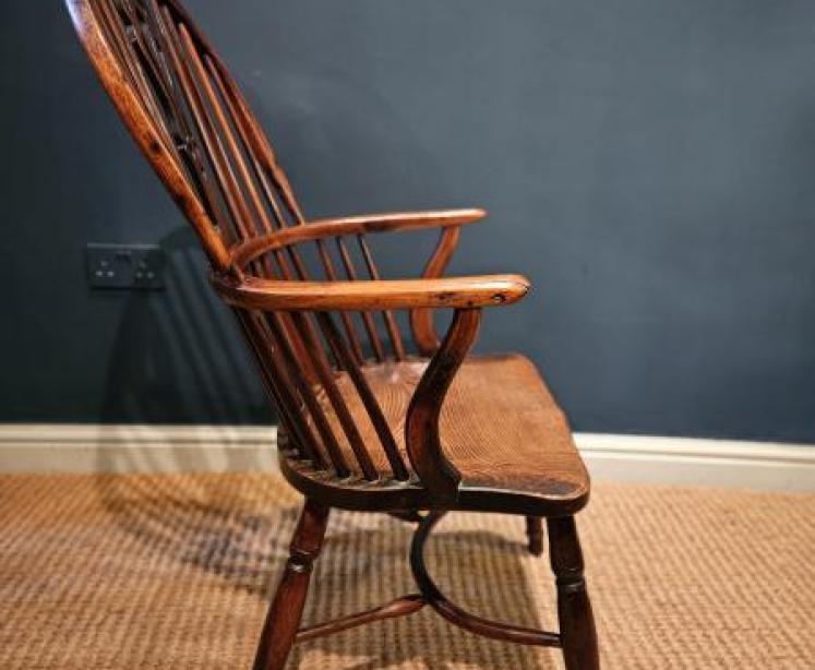Thames Valley Yew Wood Windsor Chair - Image 3